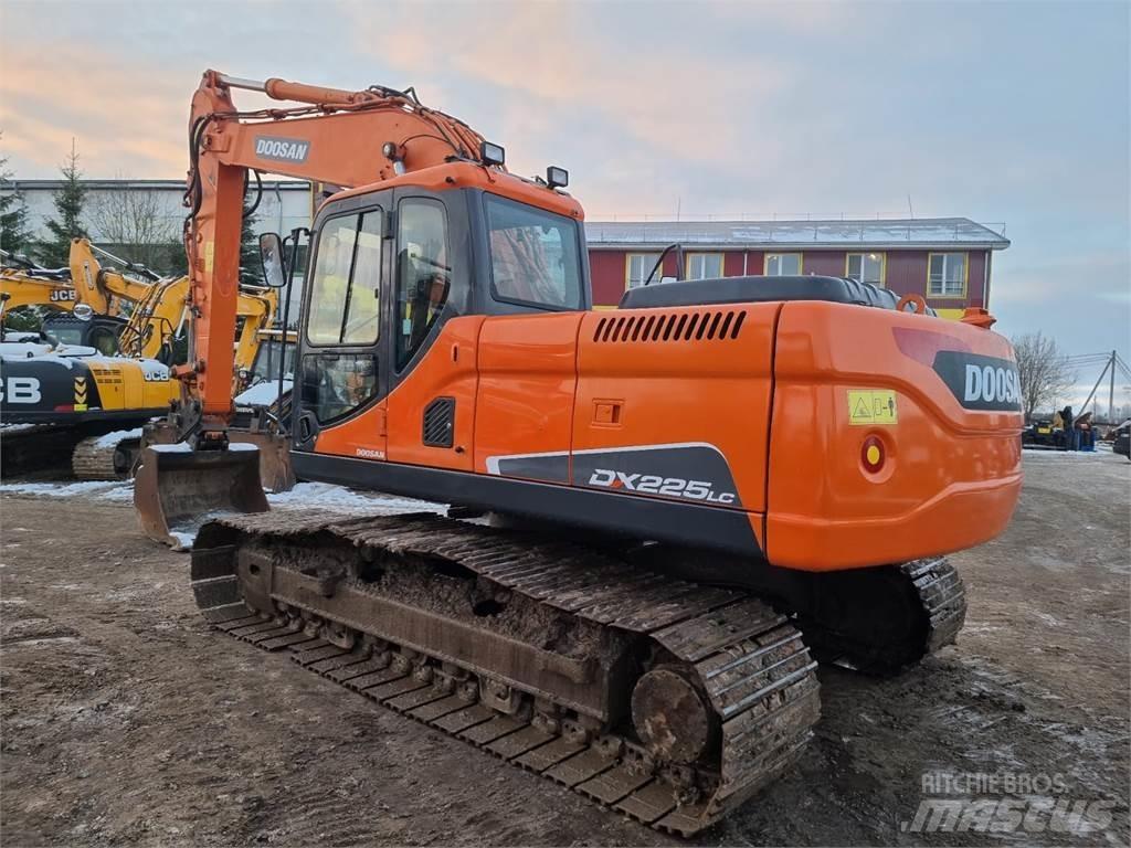 Doosan DX225LC Raupenbagger
