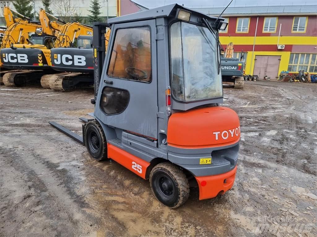 Toyota FD25 Dieselstapler