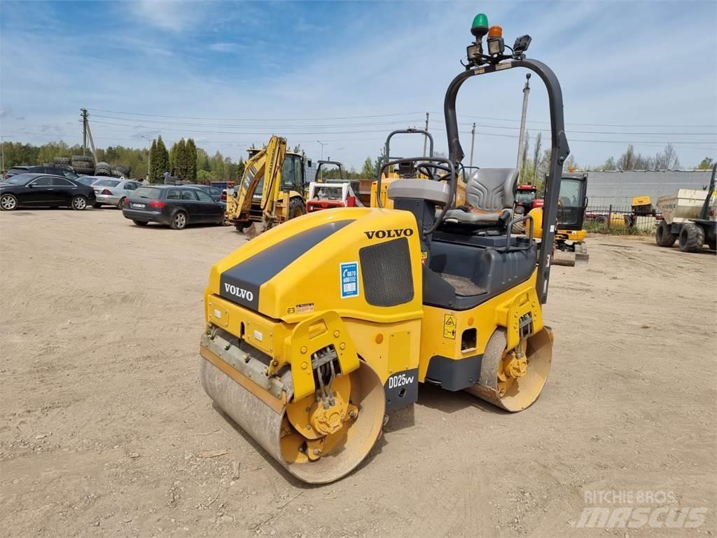 Volvo DD25 Tandemwalzen