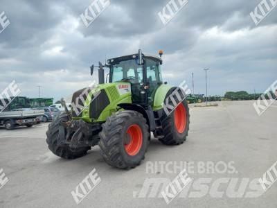 CLAAS Axion 820 Traktoren