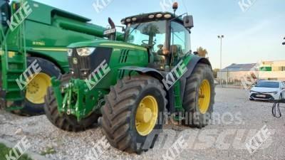 John Deere 6215R Traktoren