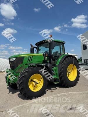 John Deere 6215R Traktoren