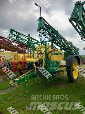 John Deere 732 Anhängespritzen