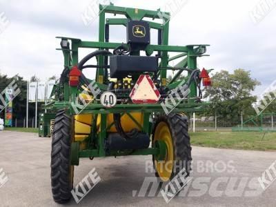 John Deere 740/21M Anhängespritzen