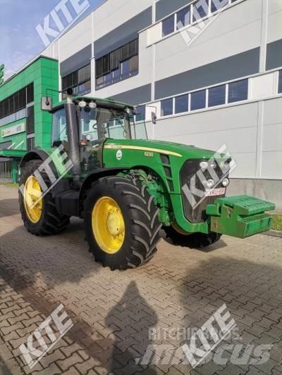 John Deere 8230 Traktoren
