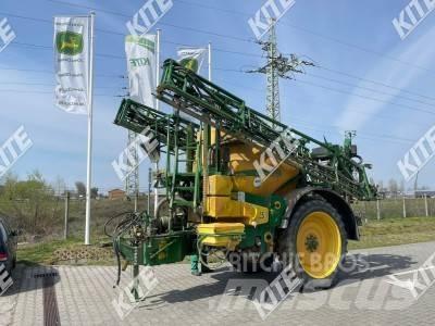 John Deere 832/18i Anhängespritzen