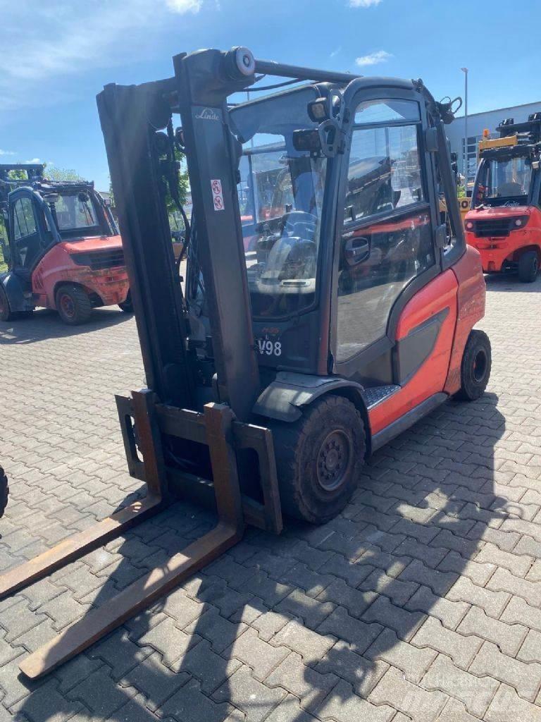 Linde H 35 T-01 Gasstapler