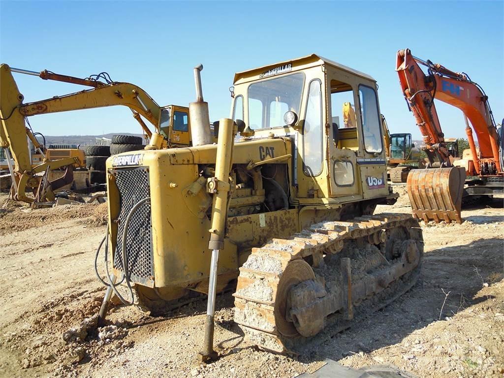 CAT D5B Bulldozer