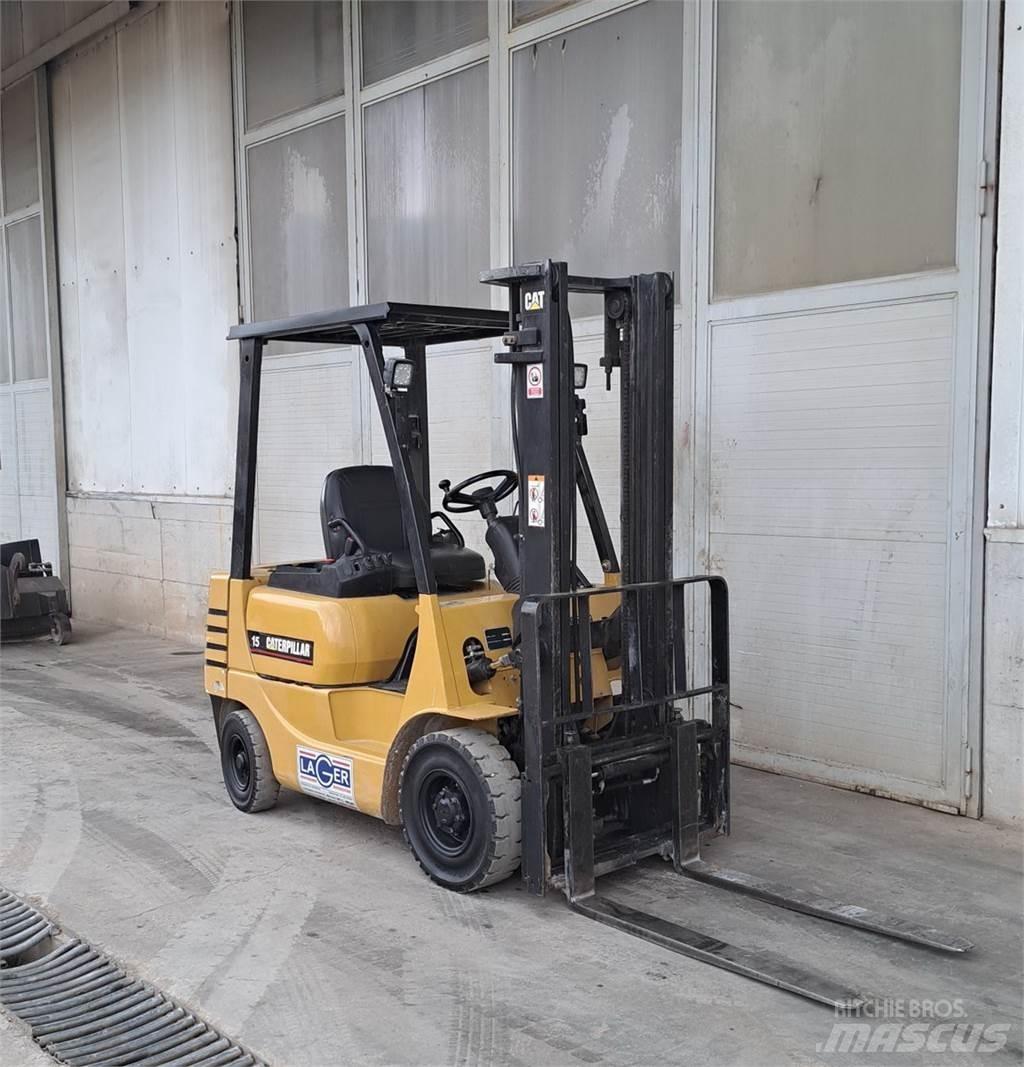 CAT DP15 Dieselstapler