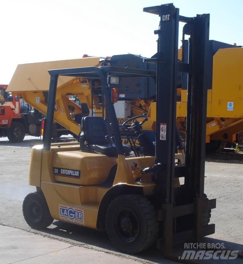 CAT DP20 Dieselstapler
