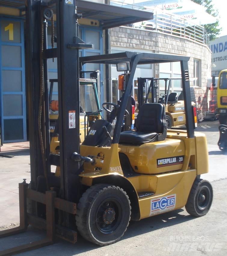 CAT DP20 Dieselstapler