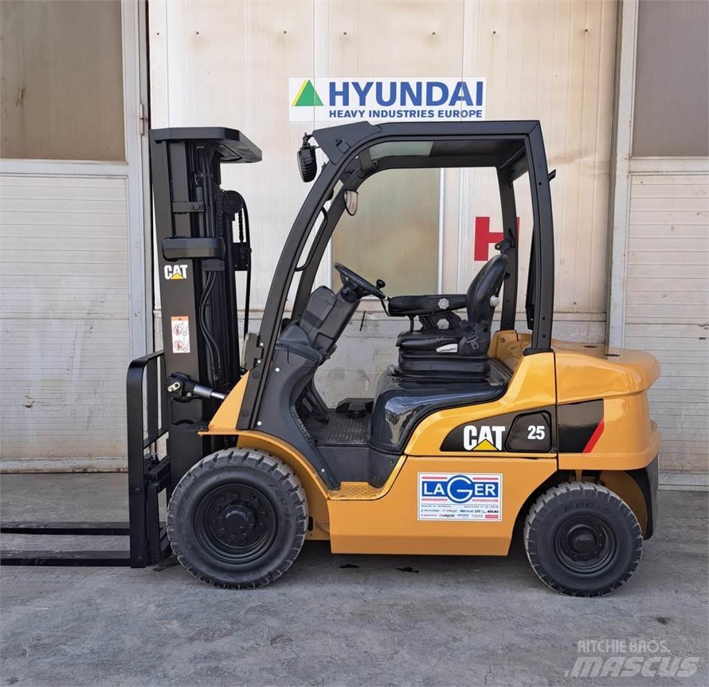 CAT DP25N Dieselstapler