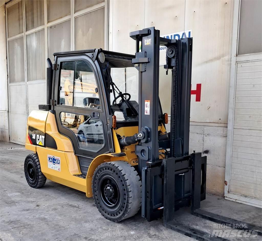 CAT DP50N Dieselstapler