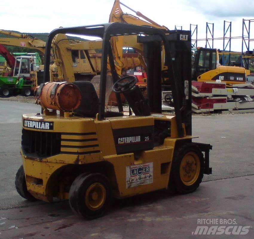 CAT GP25-2 Gasstapler