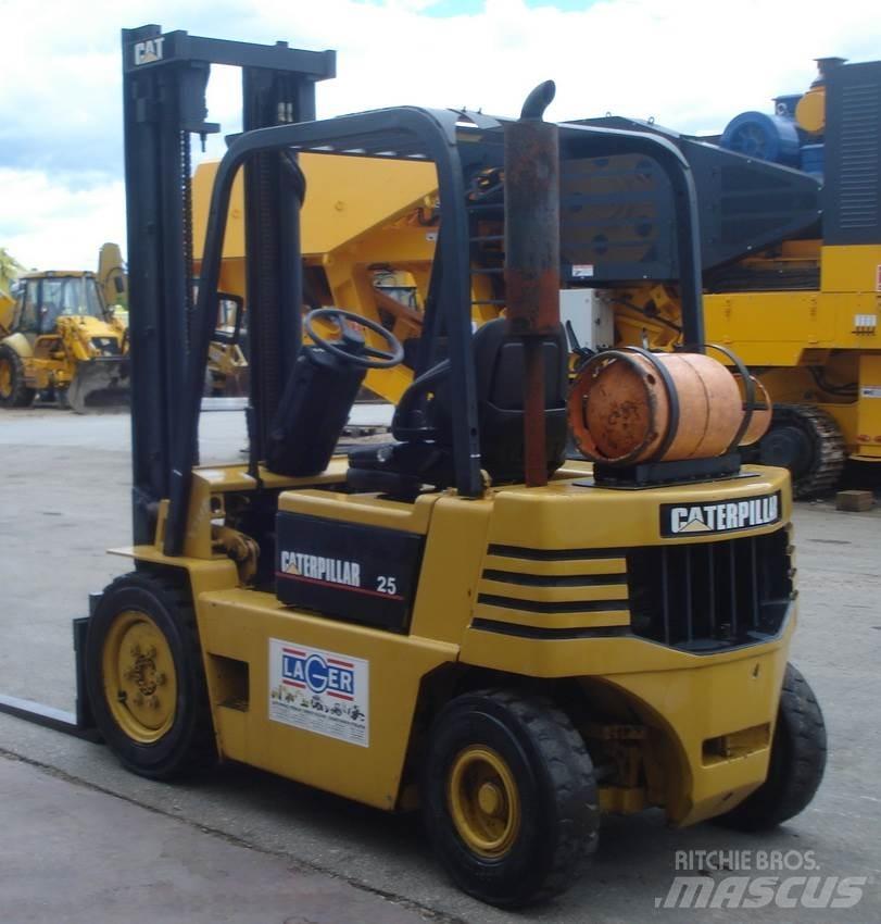 CAT GP25-2 Gasstapler
