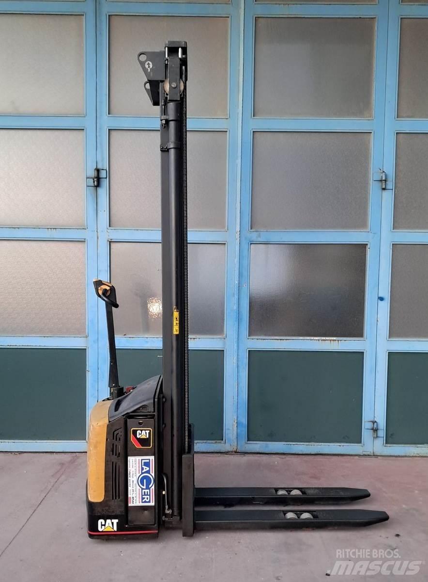 CAT NSP12N Niedergabelstapler