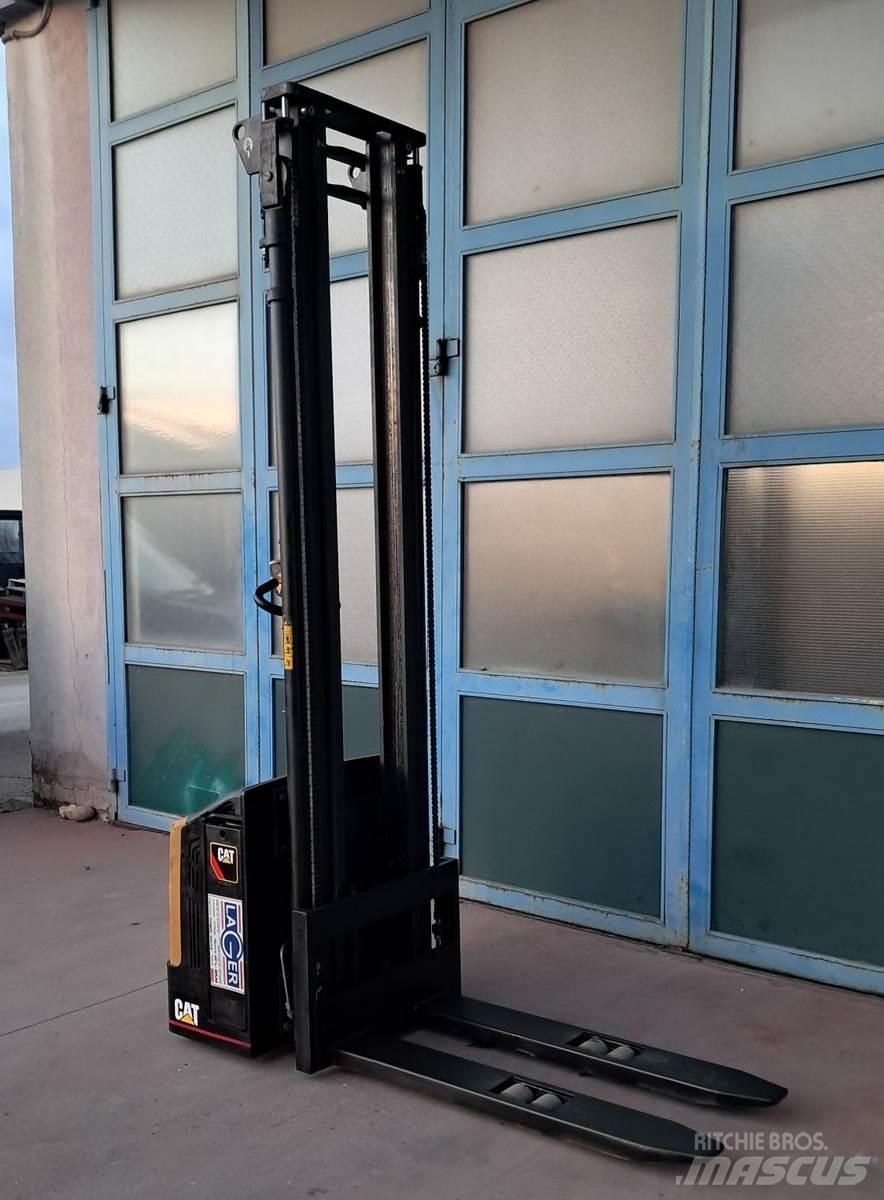 CAT NSP12N Niedergabelstapler