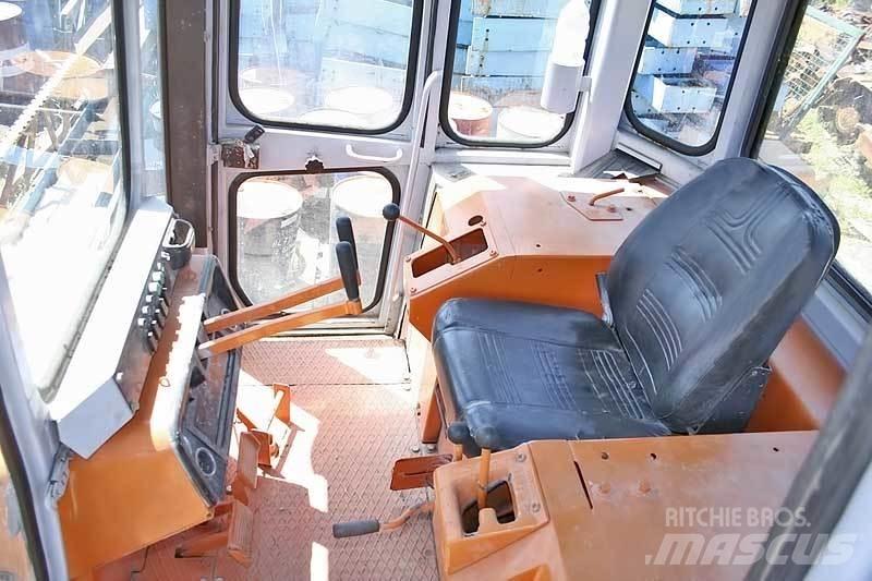 Fiat-Hitachi FD 20 Bulldozer