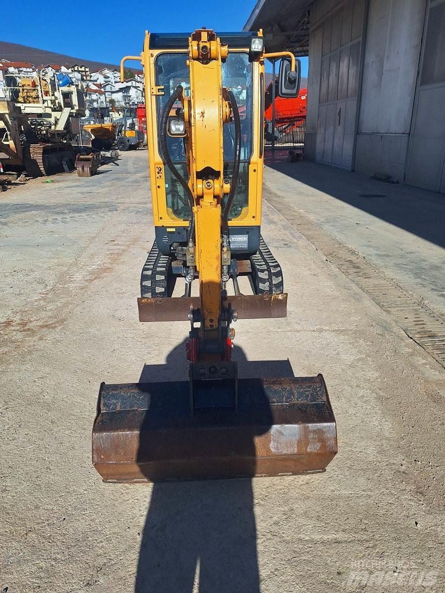Hyundai 16-9 Minibagger < 7t
