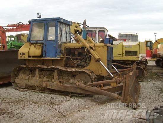 Komatsu D65E-8 Bulldozer