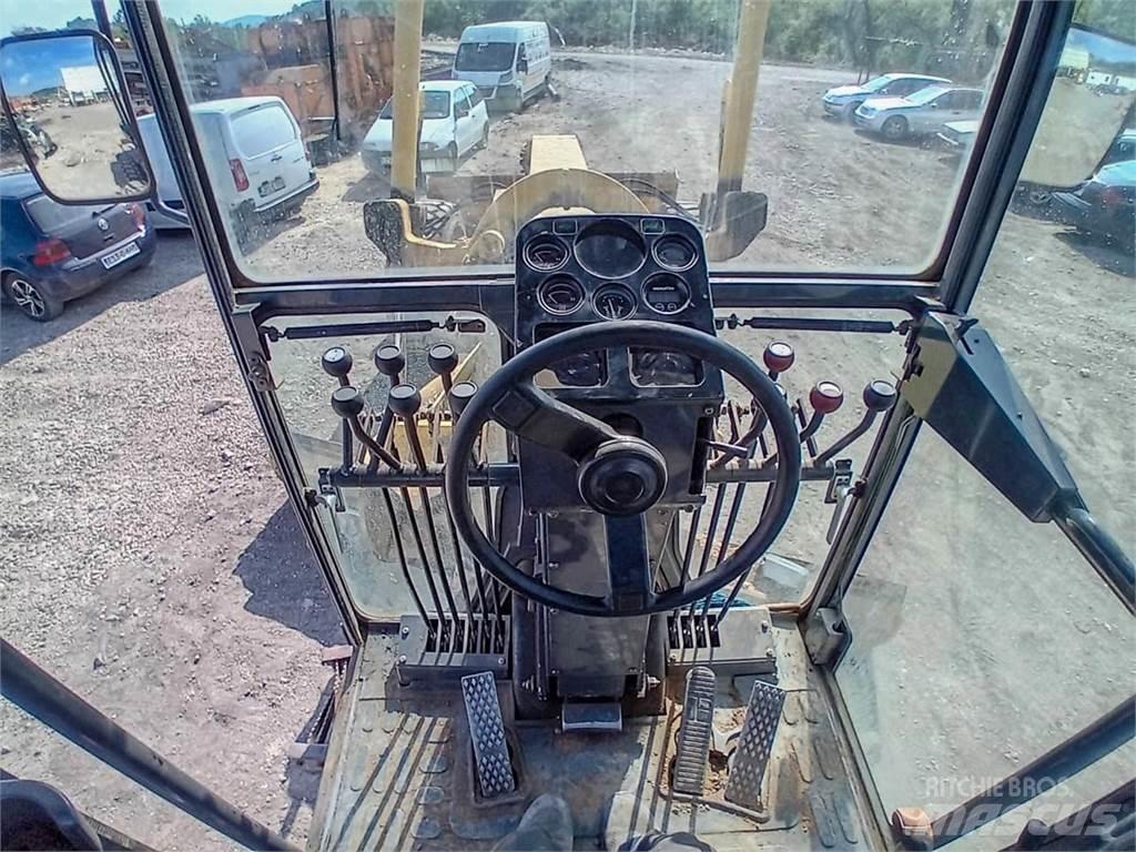 Komatsu GD655-3A Grader