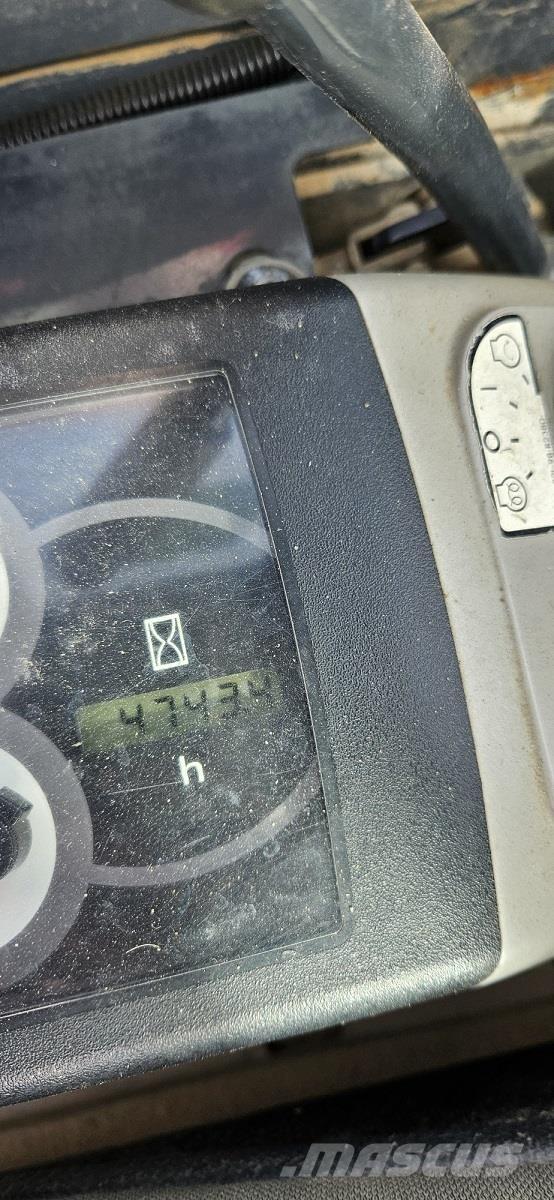 Komatsu PC26MR-3 Minibagger < 7t