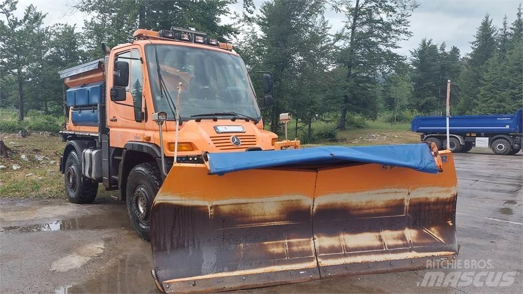 Mercedes-Benz Unimog U400 Kommunal-Sonderfahrzeuge