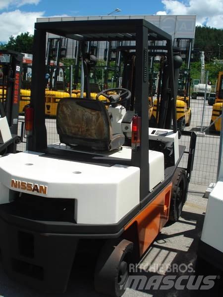 Nissan NH02M20 Andere Gabelstapler