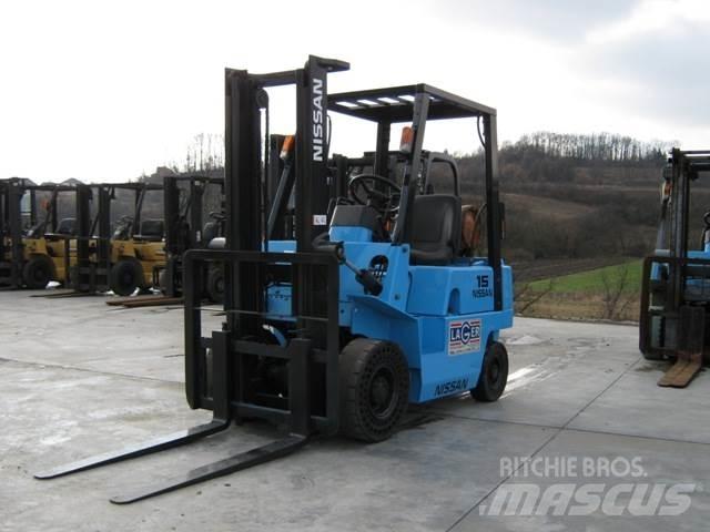 Nissan NJ01A15 Gasstapler