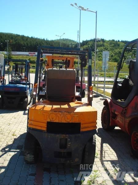 Toyota 80-5FDL25 Dieselstapler