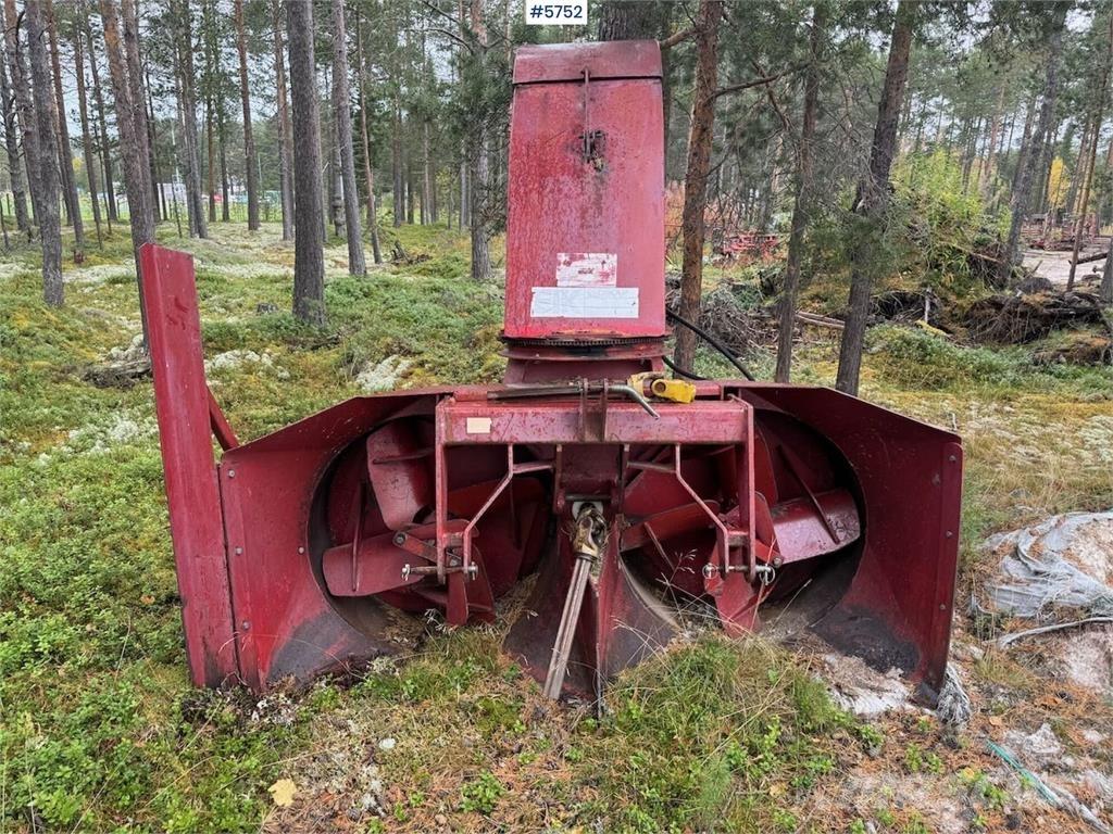 Dalen 1278 Schneeschilde und -pflüge