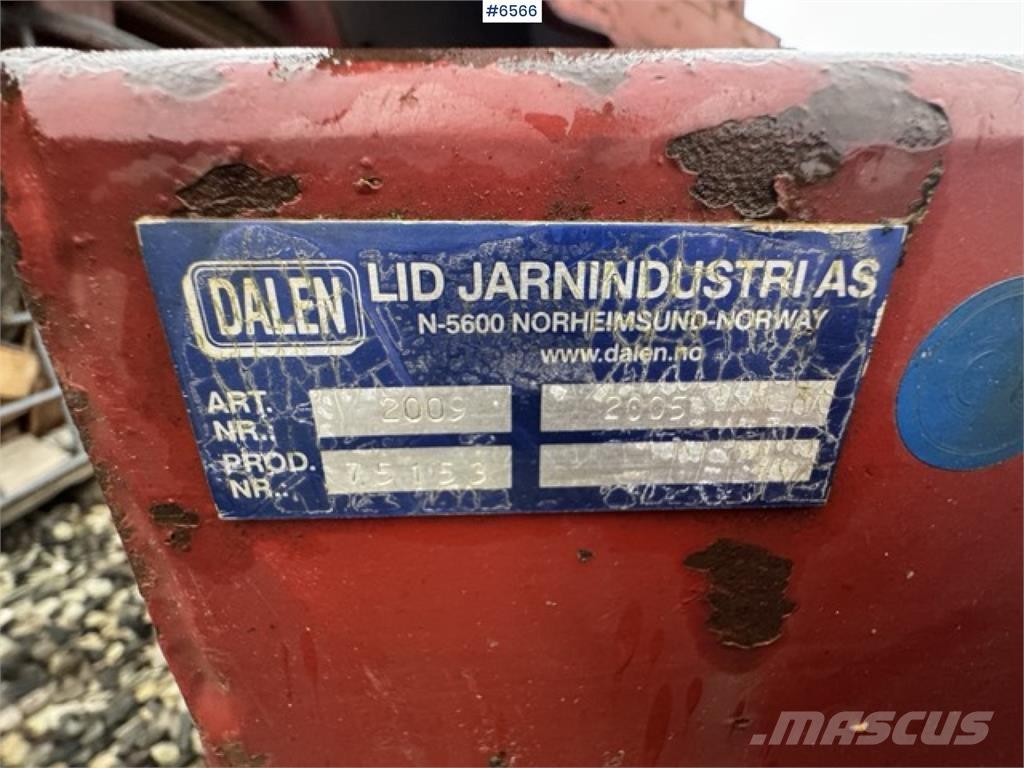 Dalen 2 trinns Schneeschilde und -pflüge