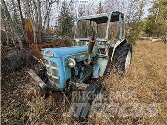Ford Super Dexta Traktoren
