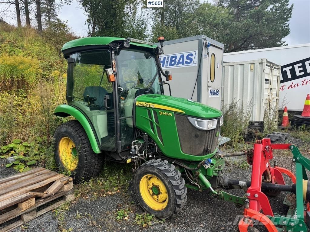 John Deere 3045R Traktoren
