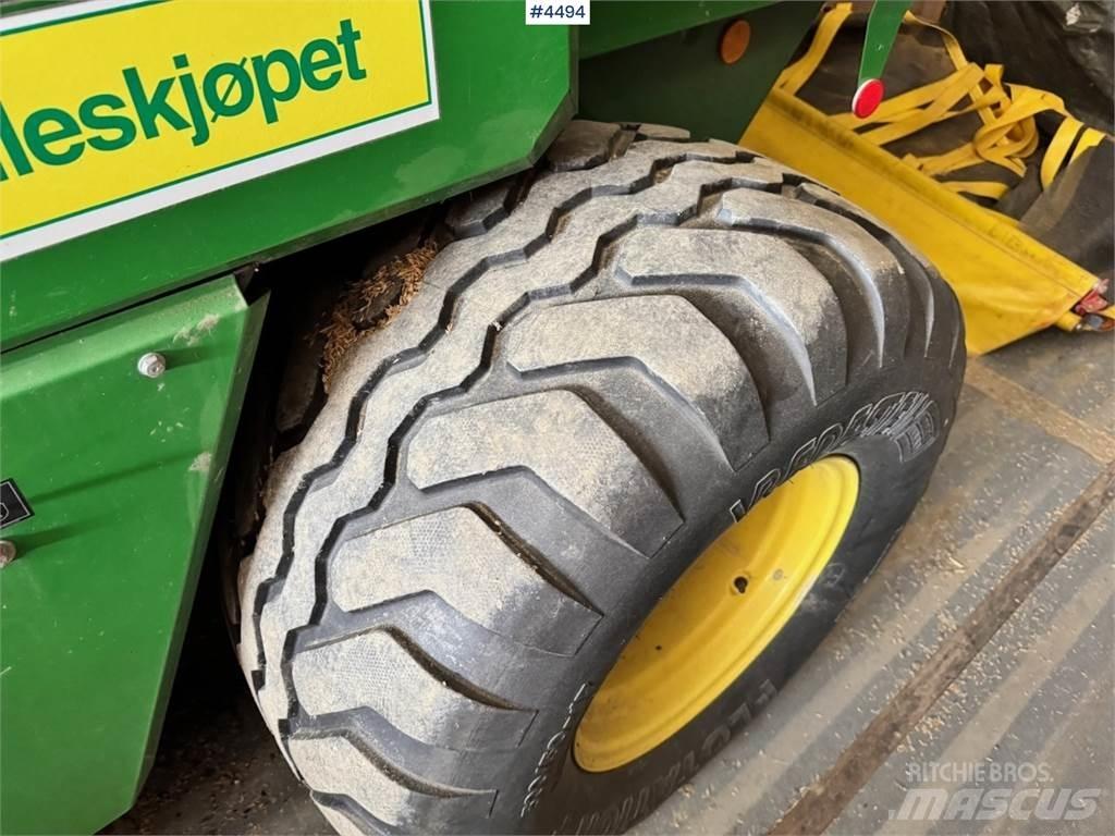 John Deere 578 Sonstige Grünlandgeräte