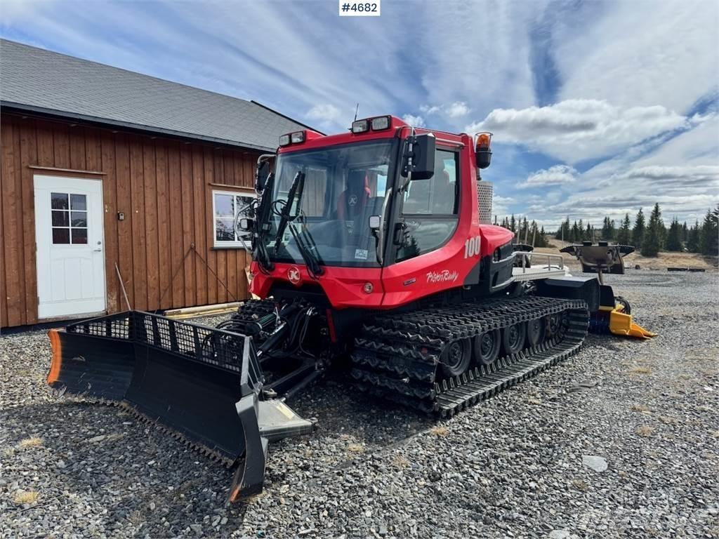  Pisten Bully 100 Schneeschilde und -pflüge