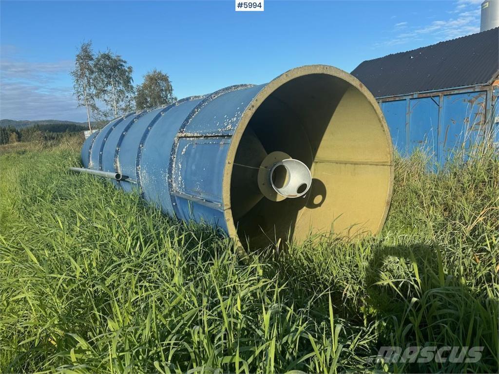  Silo Ca. 25 kubikk Sonstiges Traktorzubehör