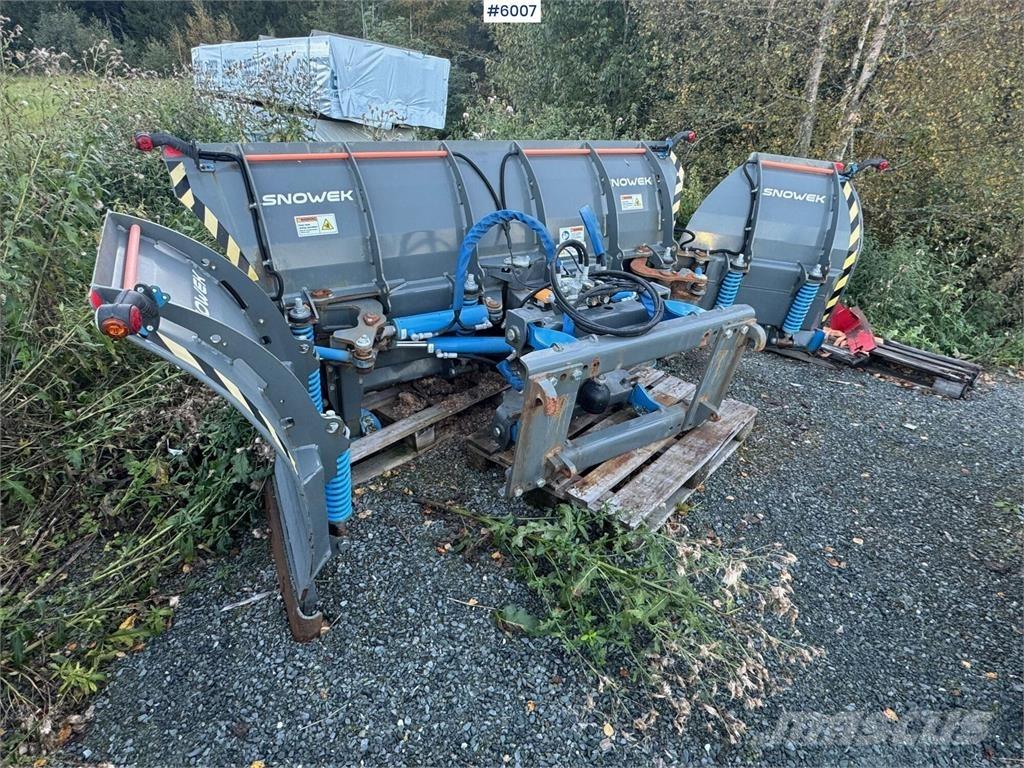 Snowek U420 Schneeschilde und -pflüge