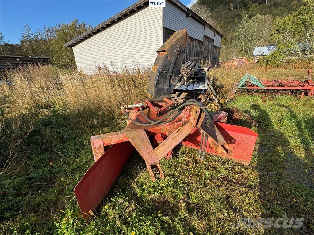  to-trinns Snøfres Schneeschilde und -pflüge