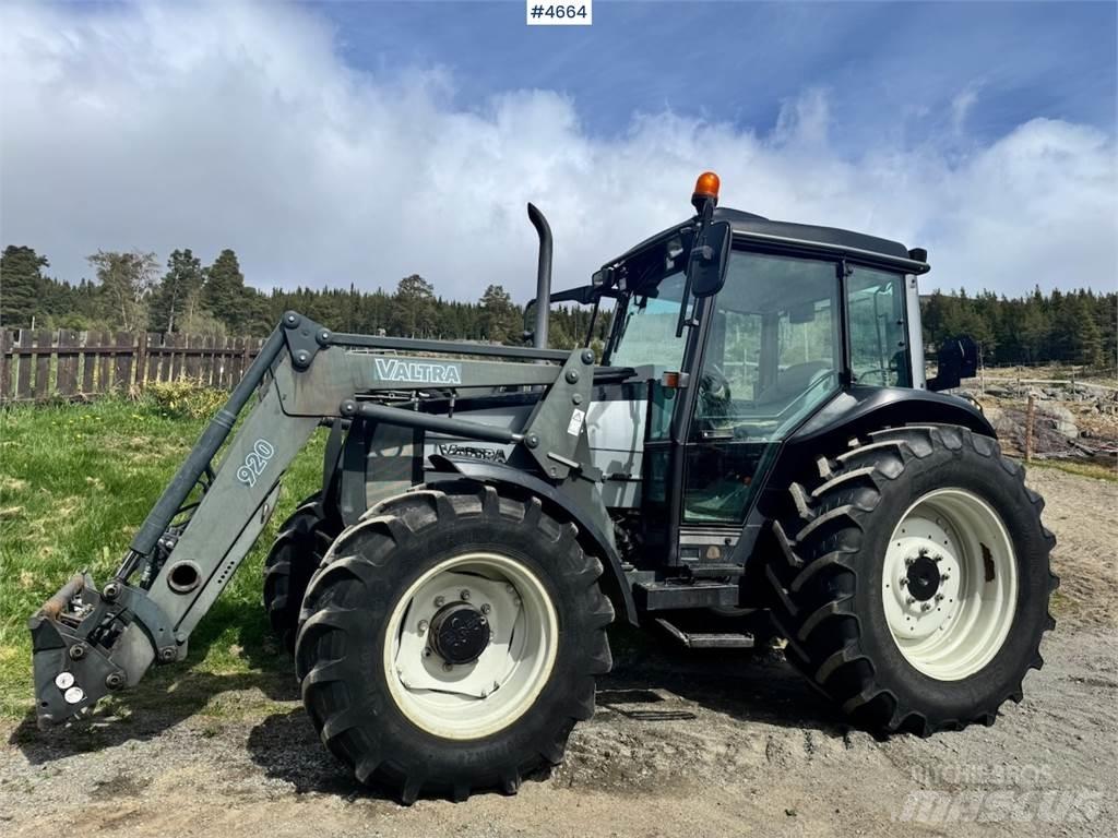 Valtra A85-4 Traktoren