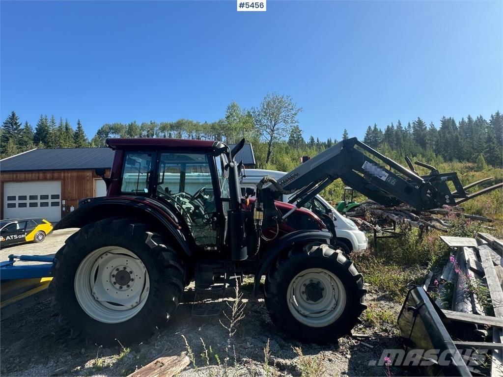 Valtra N123 Tractors