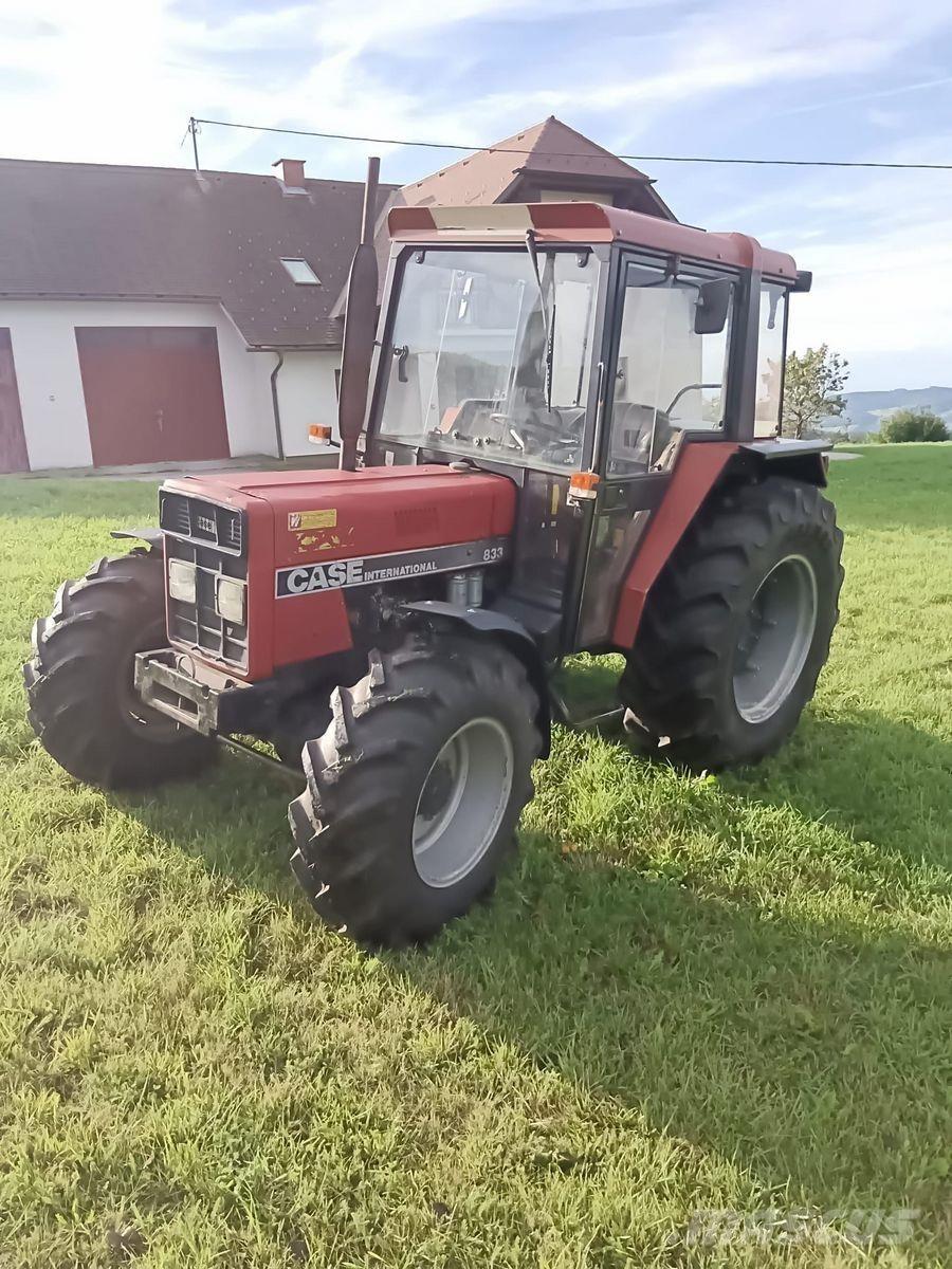 Case IH 833 A Traktoren
