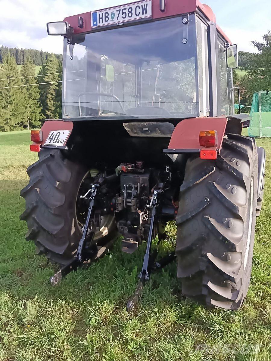 Case IH 833 A Traktoren