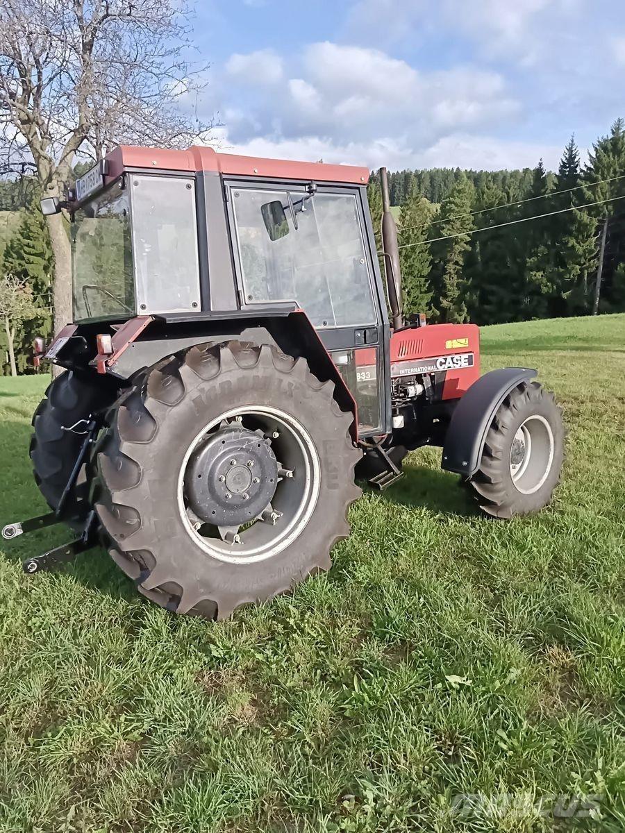 Case IH 833 A Traktoren