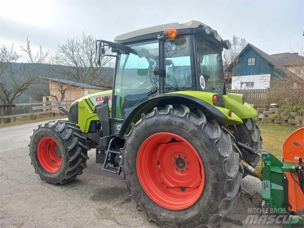 CLAAS Axos 330 CX Traktoren