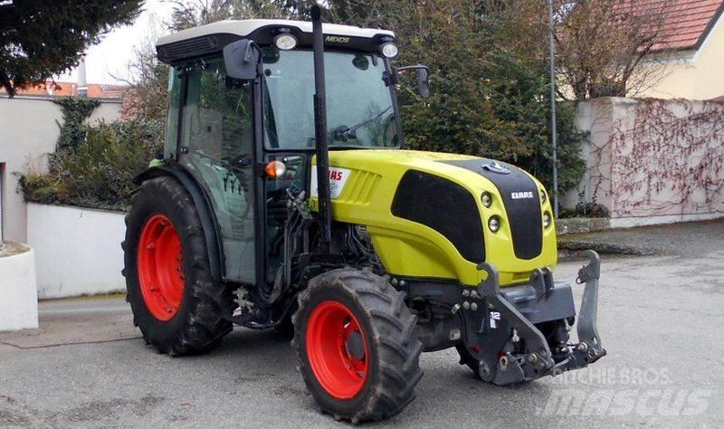 CLAAS Nexos 230 VL Traktoren
