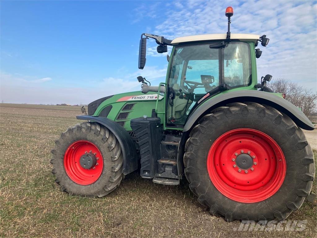 Fendt 718 Vario Traktoren