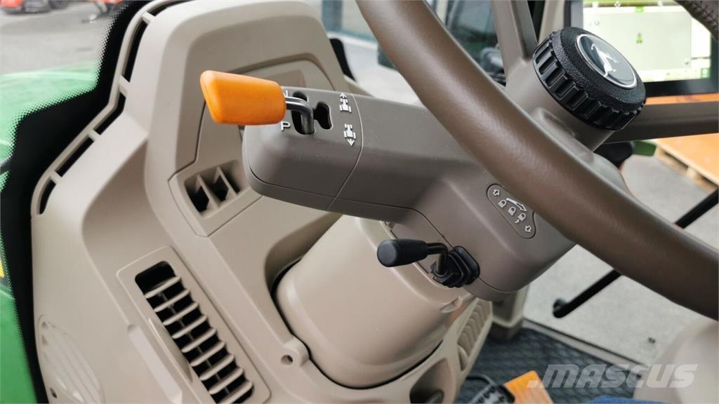 John Deere 6120M Traktoren