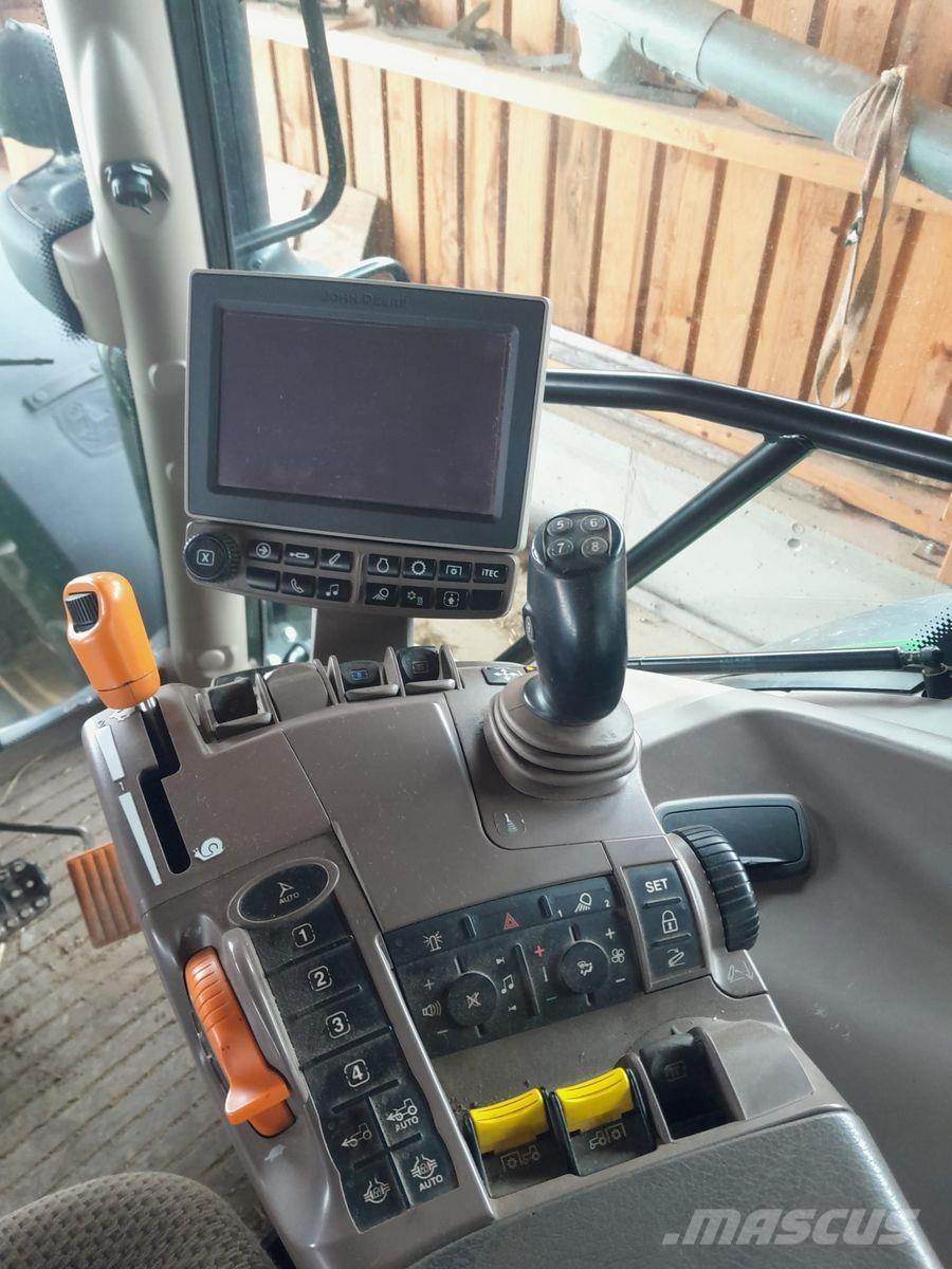 John Deere 6130R Traktoren