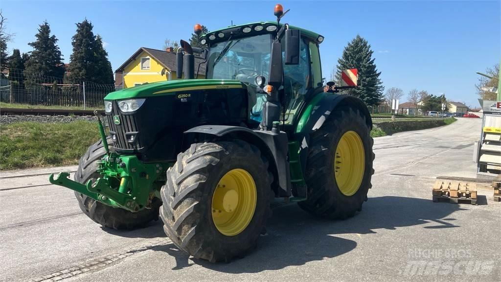 John Deere 6250R Traktoren